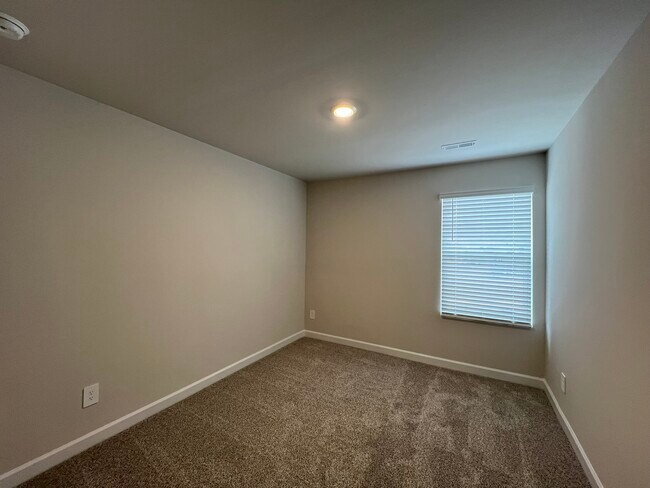 Building Photo - 1360 Fallen Acorn Ln