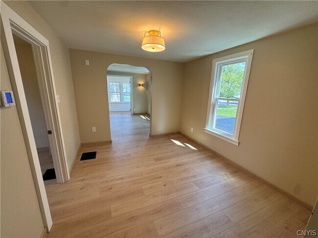 Building Photo - 423 Wendell Terrace