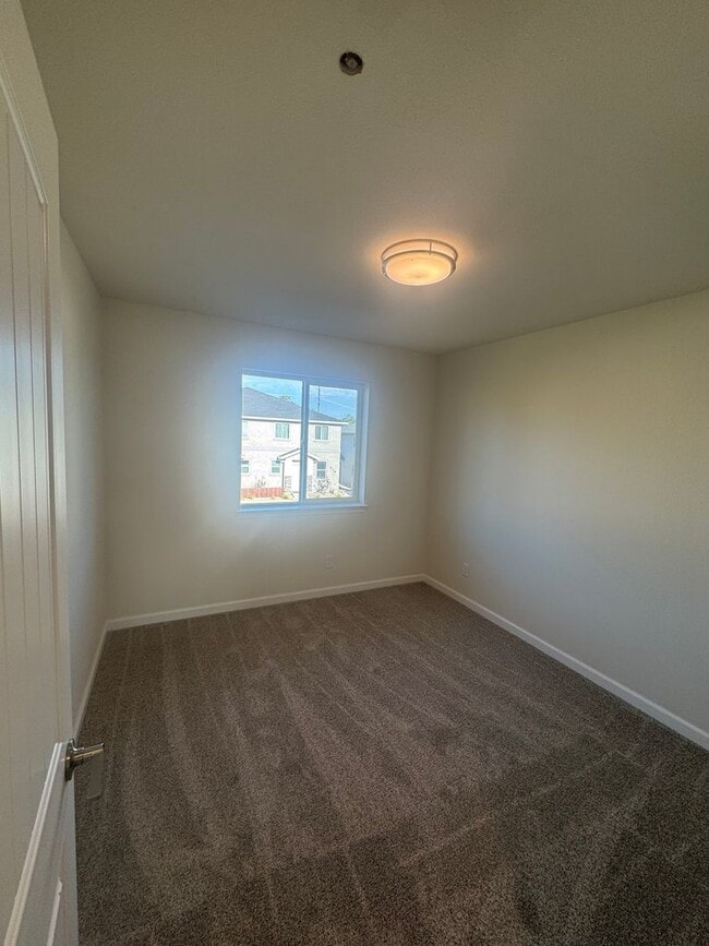 Building Photo - 842 Mission De Oro Dr