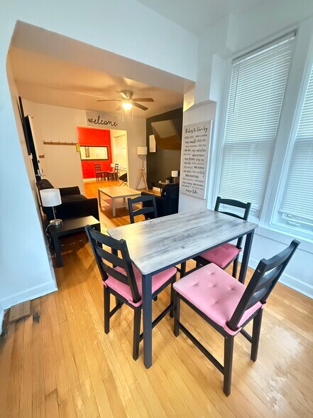 Building Photo - 829 Mulford Street