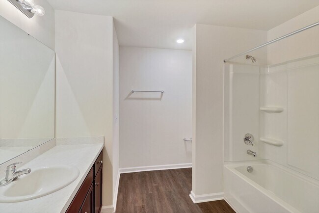 Building Photo - 190 Braxton Blvd