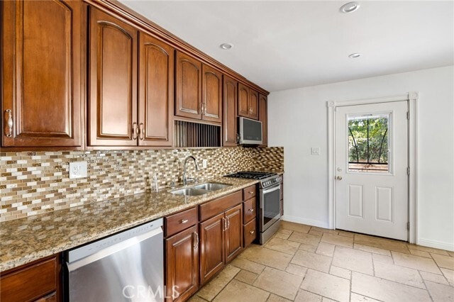 Building Photo - 7044 White Oak Ave