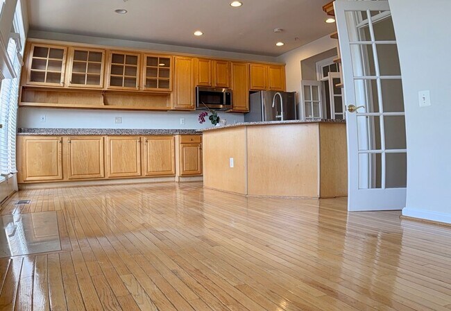 Building Photo - 6130 Stonehenge Pl
