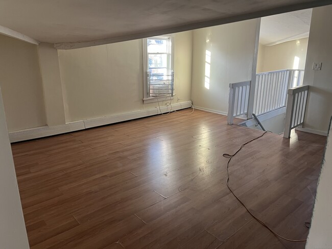 Building Photo - 1605 Park Ave