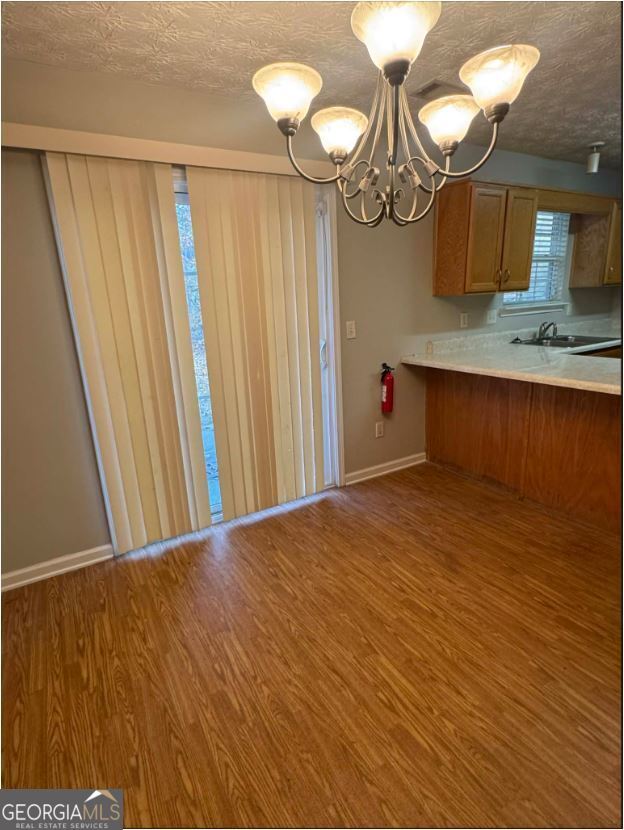 Building Photo - 5548 Pineridge Ct