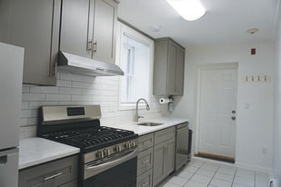 Building Photo - 27 Lambert St