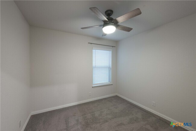 Building Photo - 2089 Egret Ave