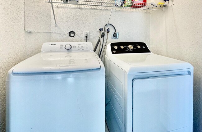 Building Photo - 639 NW 130th Way