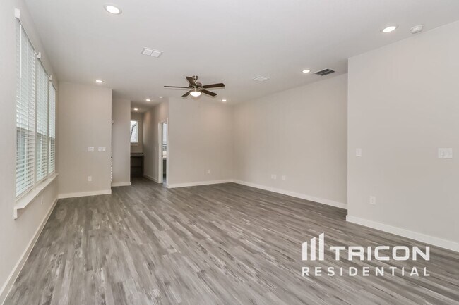 Building Photo - 628 Lindheimer Ln