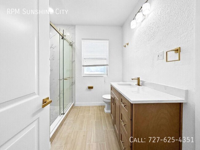 Building Photo - 701 S 26th St