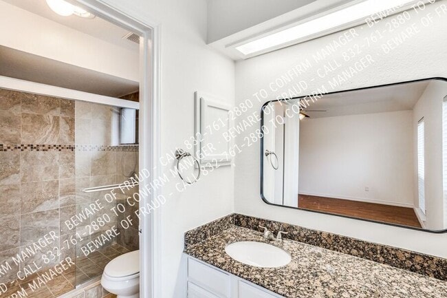 Building Photo - 3924 Coronado Dr