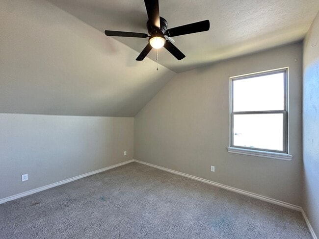 Building Photo - 2 story, 5-bedroom 3 bath home in Wyatt Acres