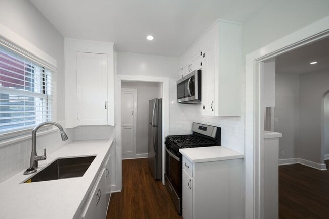 Building Photo - val540