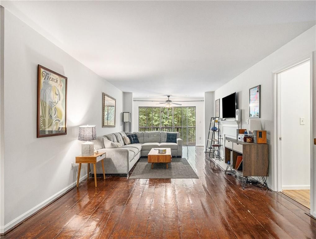 Building Photo - 3307 Pine Heights Dr NE