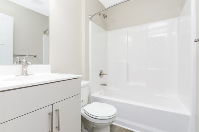 Building Photo - Like new! Lease THIS 3 bd 3 ba 2 car garag...