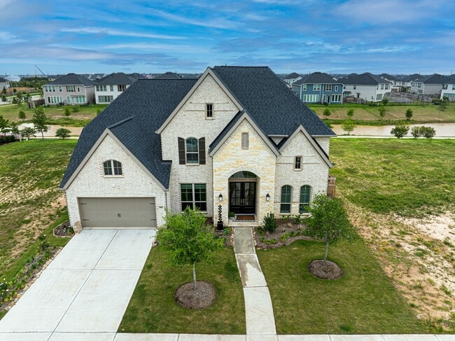 Building Photo - 5615 Logan Ridge Ln