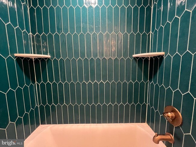 Building Photo - 3228 W Diamond St