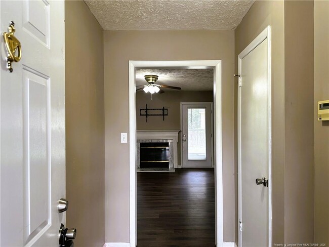 Building Photo - 1542 Londonderry Pl