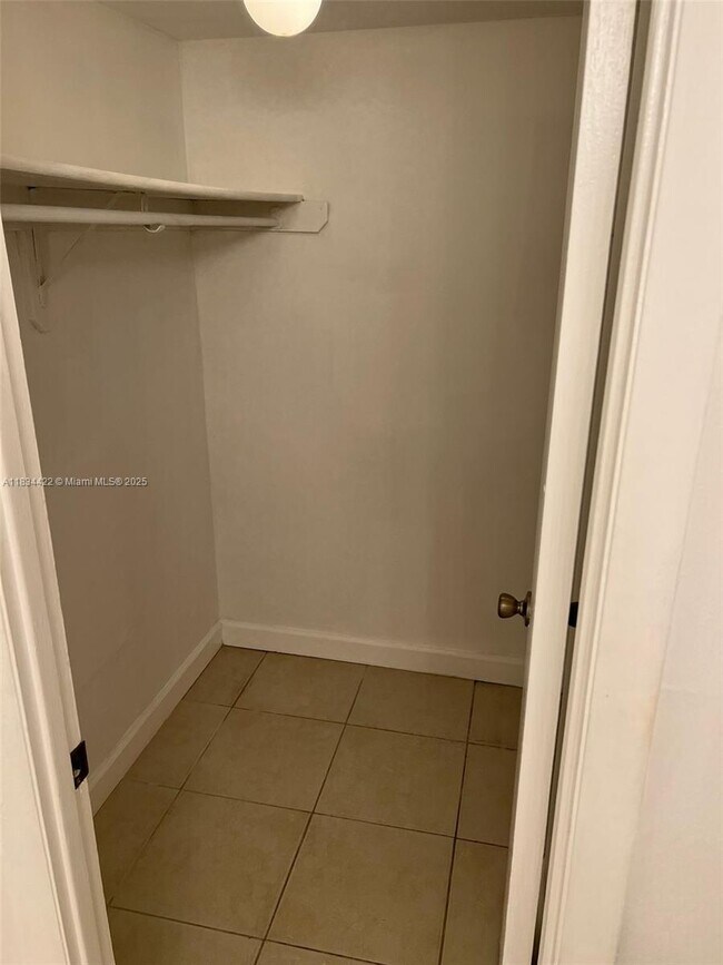 Building Photo - 484 NW 165th St