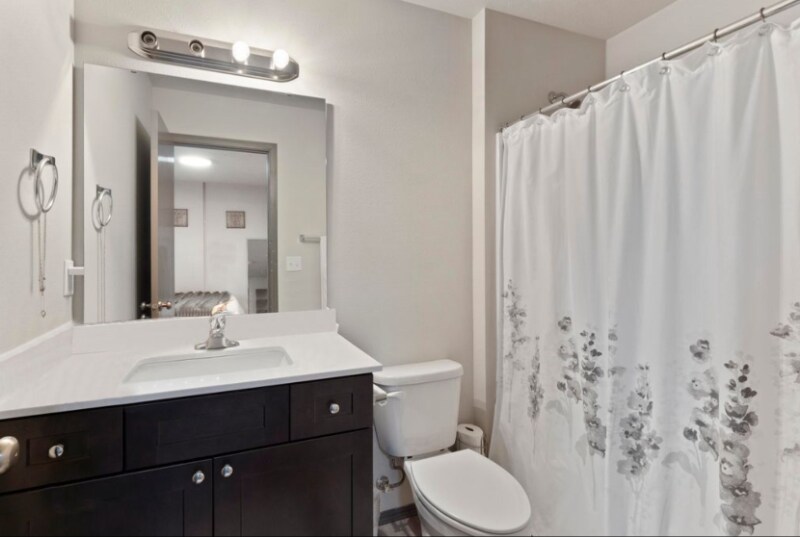 Building Photo - 14302 E 13th Ave