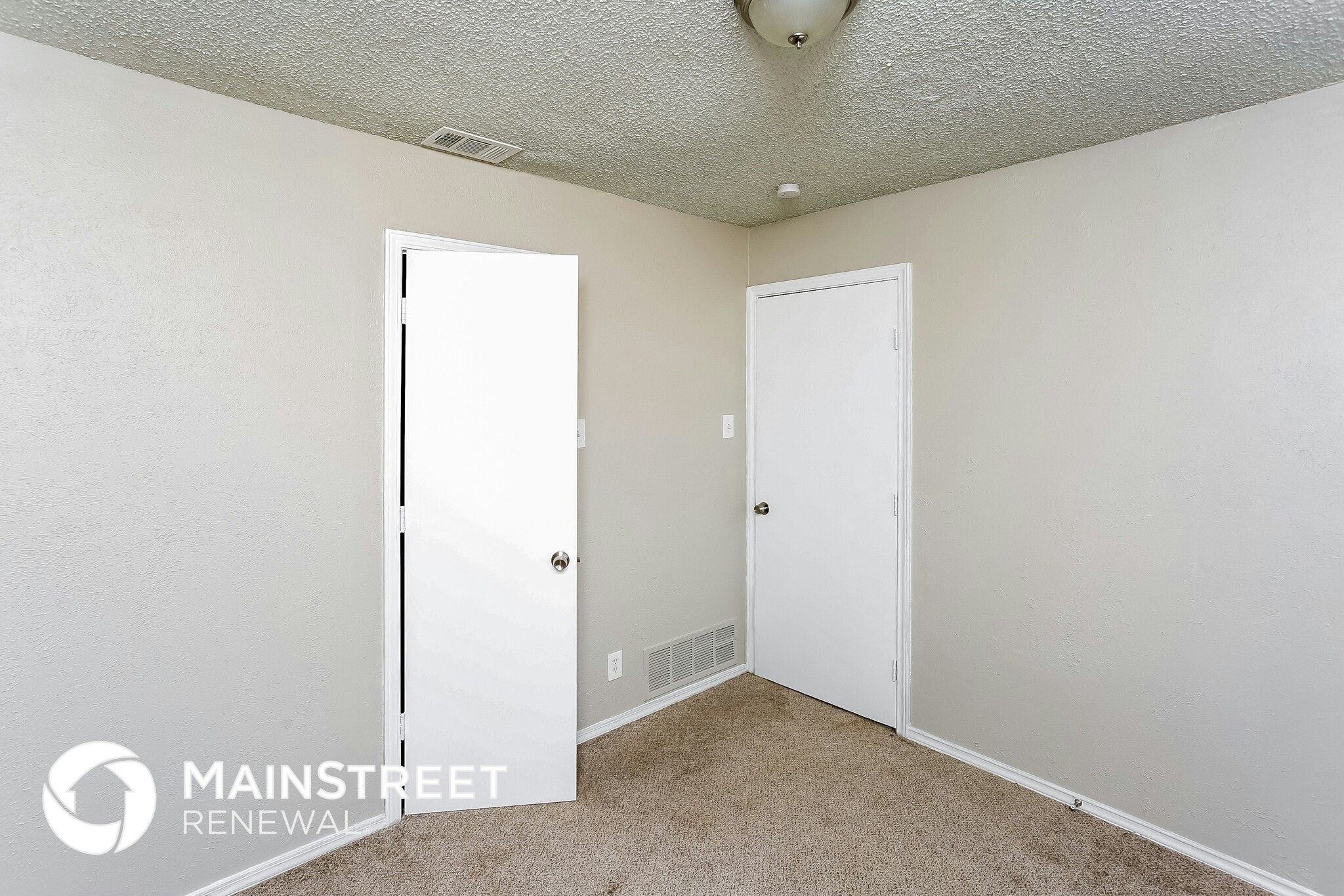 Building Photo - 1400 Thackery Dr