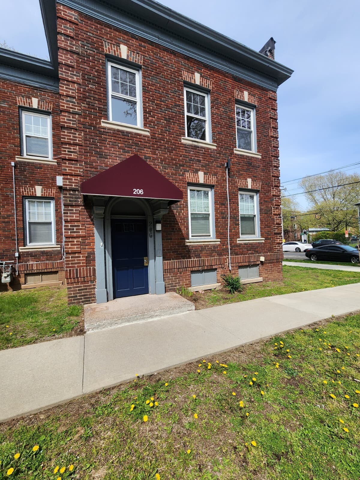 Building Photo - 206 Sherman Ave