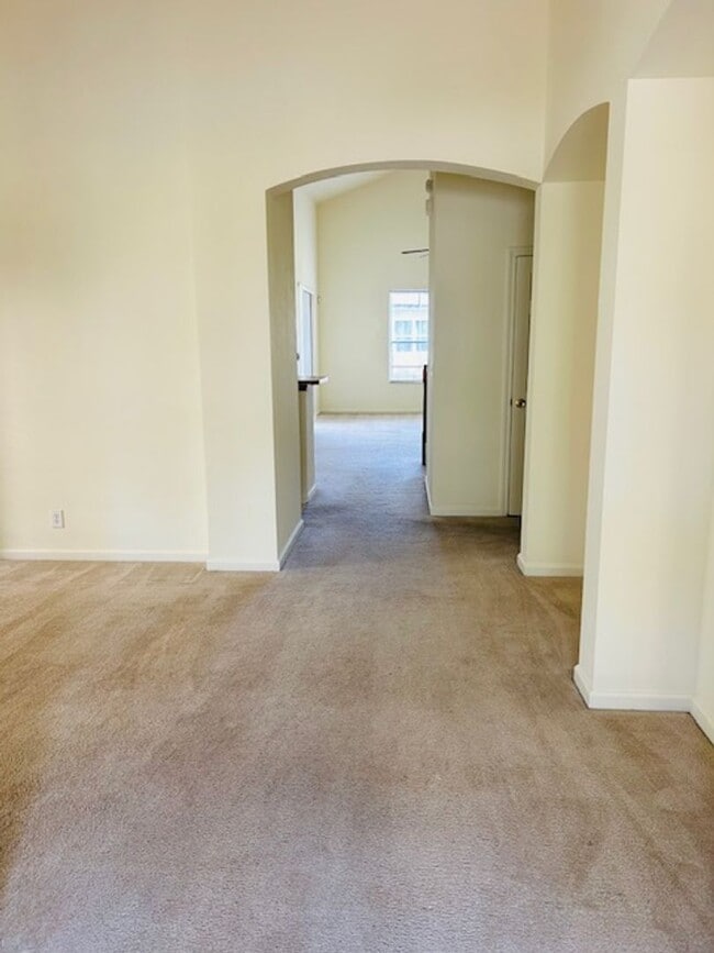 Building Photo - VICTORIA PARK 2-Story - 4 bedroom 2.5 bath 2 car garage AVAILABLE NOW - contact Karen Guardino, R...