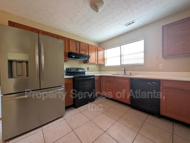 Building Photo - 314 Country Club Dr