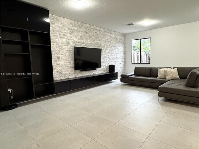 Building Photo - 13627 SW 157th Ct