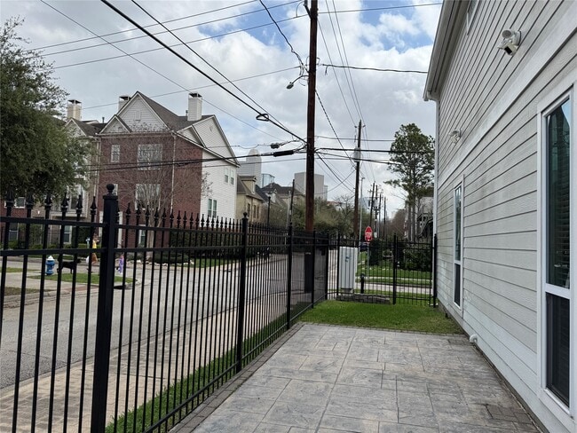Building Photo - 1908 Bailey St