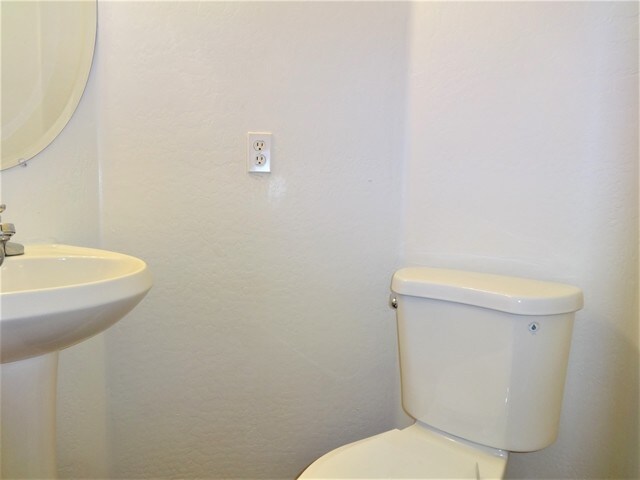 Building Photo - 6612 W Shaw Butte Dr