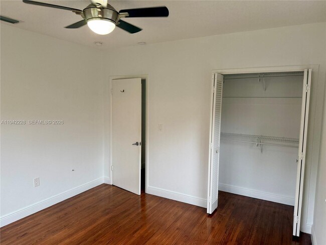 Building Photo - 814 Capri St