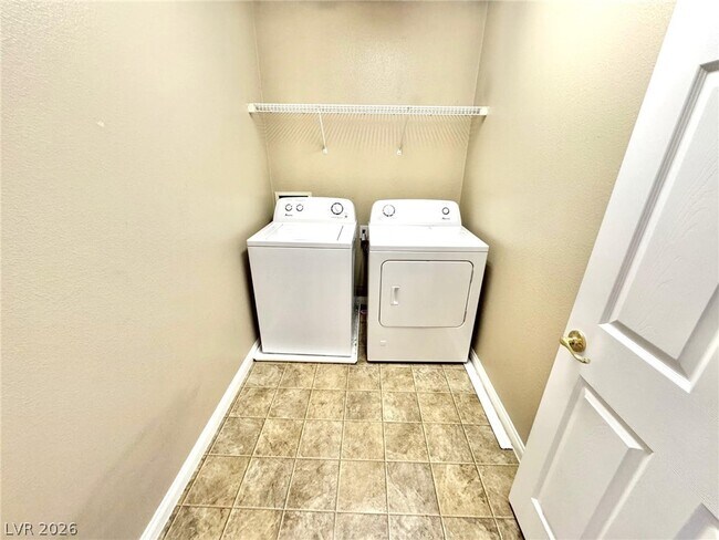 Building Photo - 6434 Frosted Dawn Ct