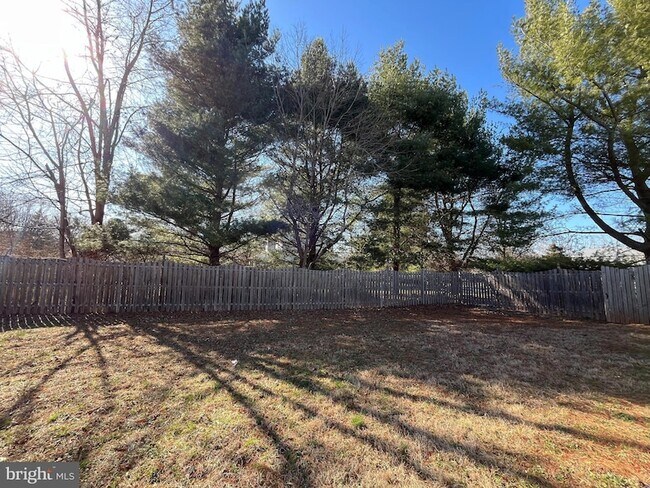 Building Photo - 115 Carrie Ln