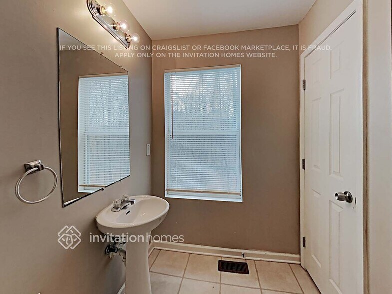 Building Photo - 4600 Woodcroft Cove