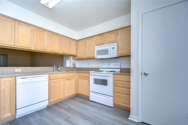 Building Photo - 13937 Fletchers Mill Dr