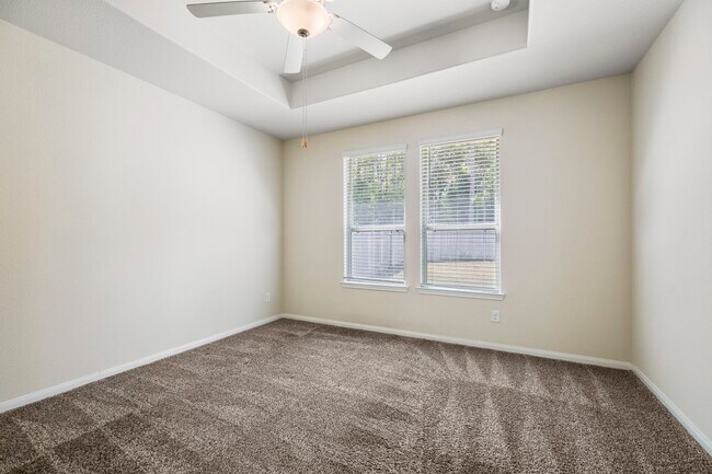 Building Photo - 25207 Pomegranate Pl