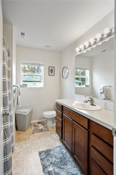 Building Photo - 4703 Strathmore Cir SW