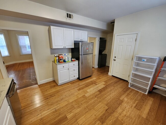 Building Photo - 117 Florida St