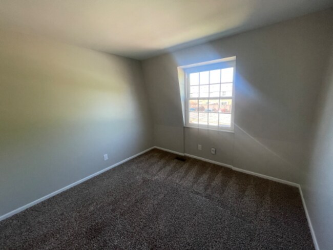 Building Photo - 2109 Wellington Ct