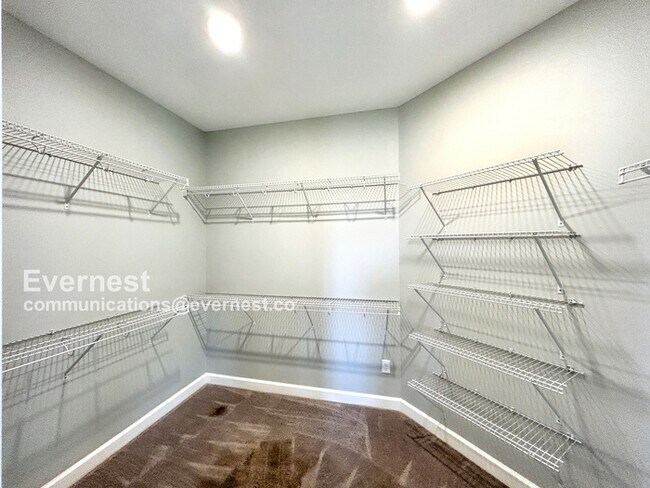 Building Photo - 5363 Kensington Creek Dr