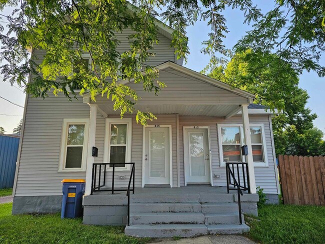 Building Photo - 813 Butterworth St SW