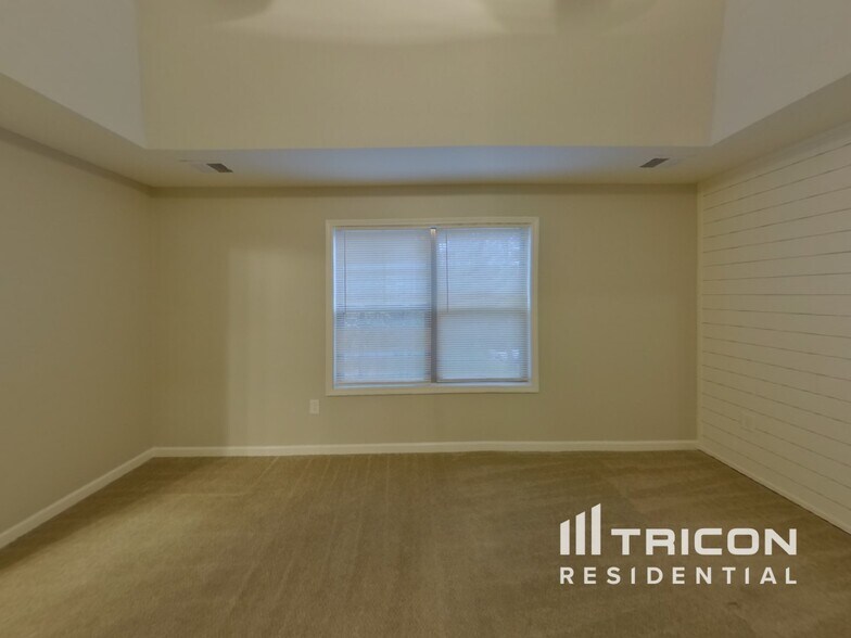 Building Photo - 252 Conrad Cir