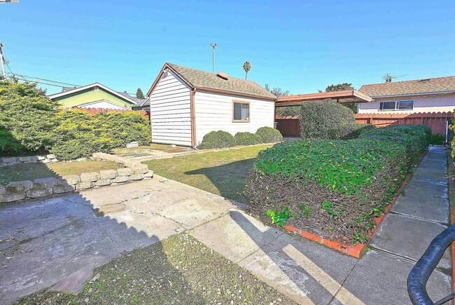 Building Photo - 314 Sparling Dr