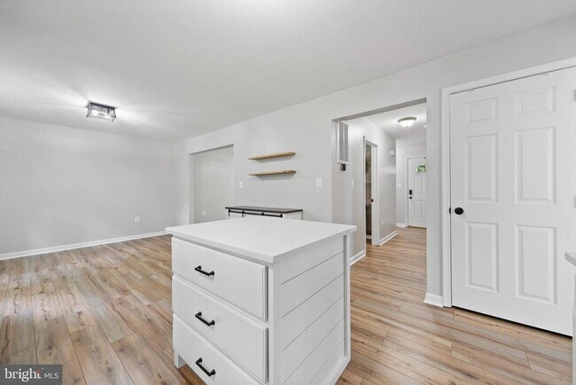 Building Photo - 1544 Avenue C