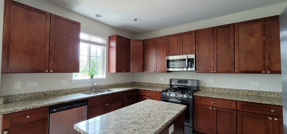 Building Photo - 12824 Meadow Ln