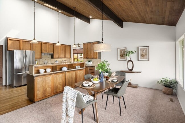 Building Photo - 4Bd/2.25Ba Bellevue House