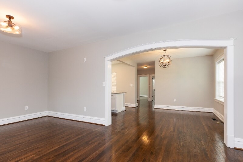 Building Photo - 1035 Grandview Pl