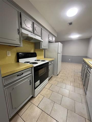 Building Photo - 826 Skyline Dr