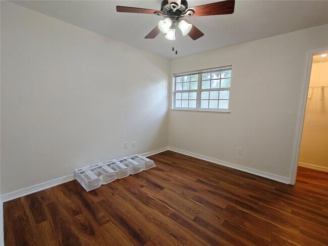 Building Photo - 620 SW 10th Ln